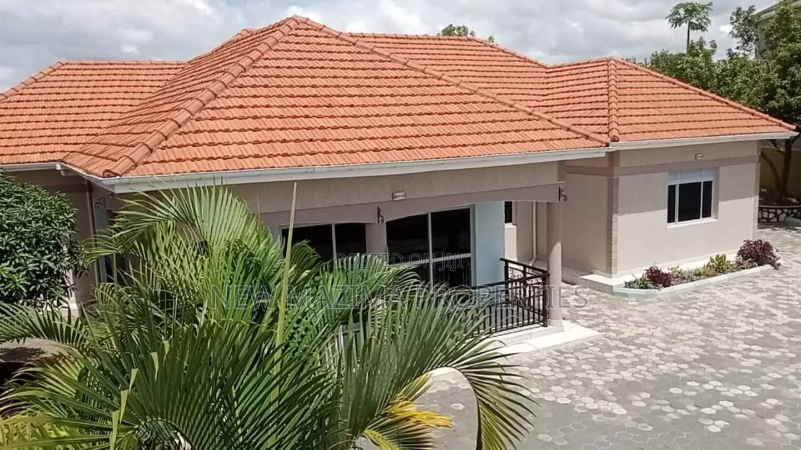 4bdrm Bungalow in Kigo Heights, Central Division for sale
