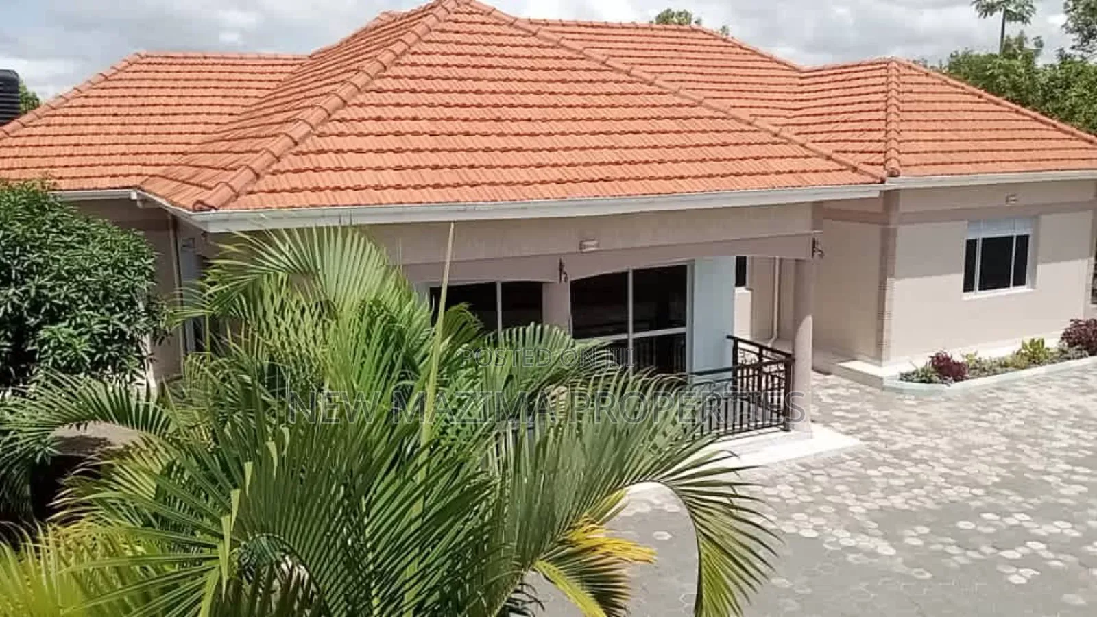 4bdrm Bungalow in Kigo Heights, Central Division for sale