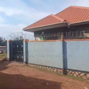 3bdrm House in Najjanankumbi, Central Division for sale
