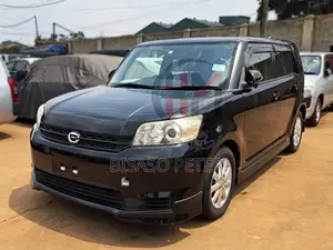 Toyota Corolla Rumion Hatchback 1.5 FWD 2012 Black