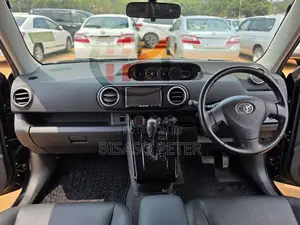 Toyota Corolla Rumion Hatchback 1.5 FWD 2012 Black