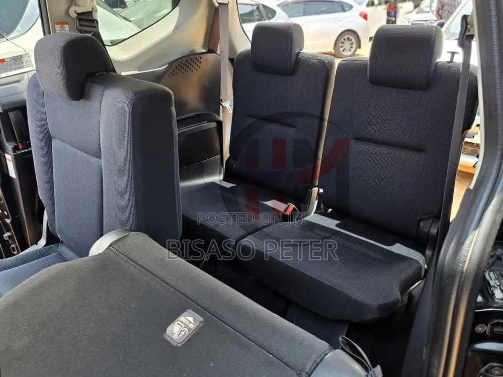 Toyota Sienta 1.5 AWD (6-seater) 2016 Beige