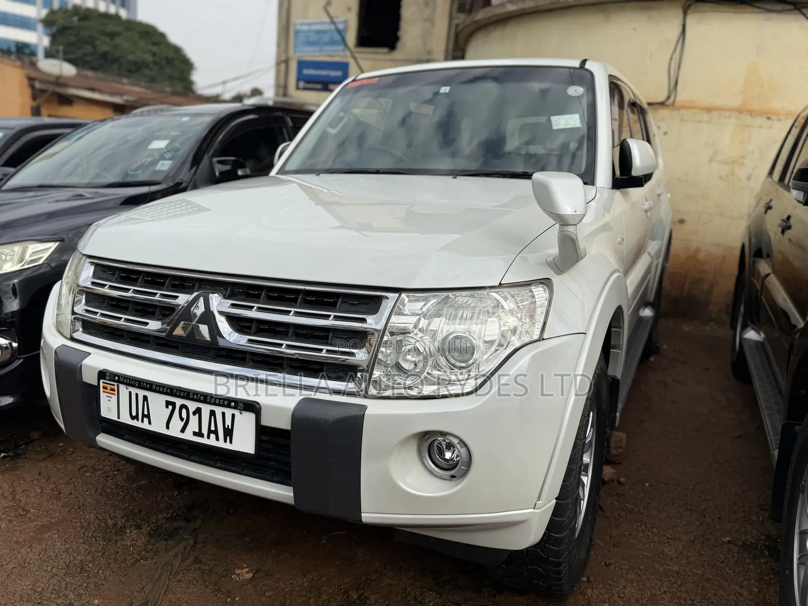 Mitsubishi Pajero 2010 White