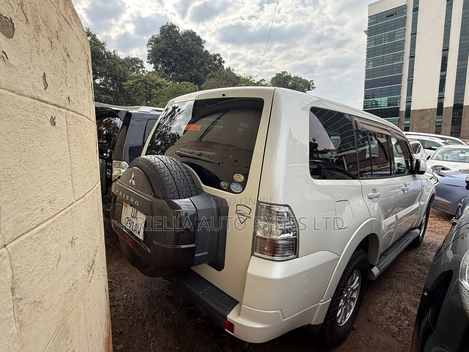 Mitsubishi Pajero 2010 White