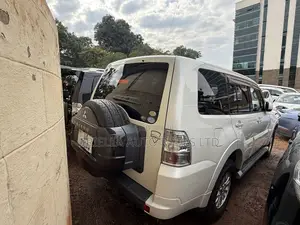 Mitsubishi Pajero 2010 White