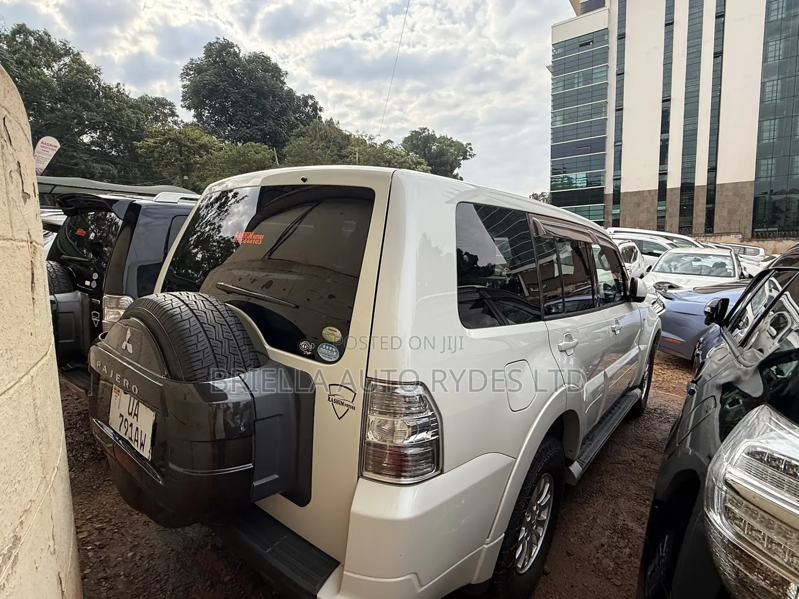 Mitsubishi Pajero 2010 White