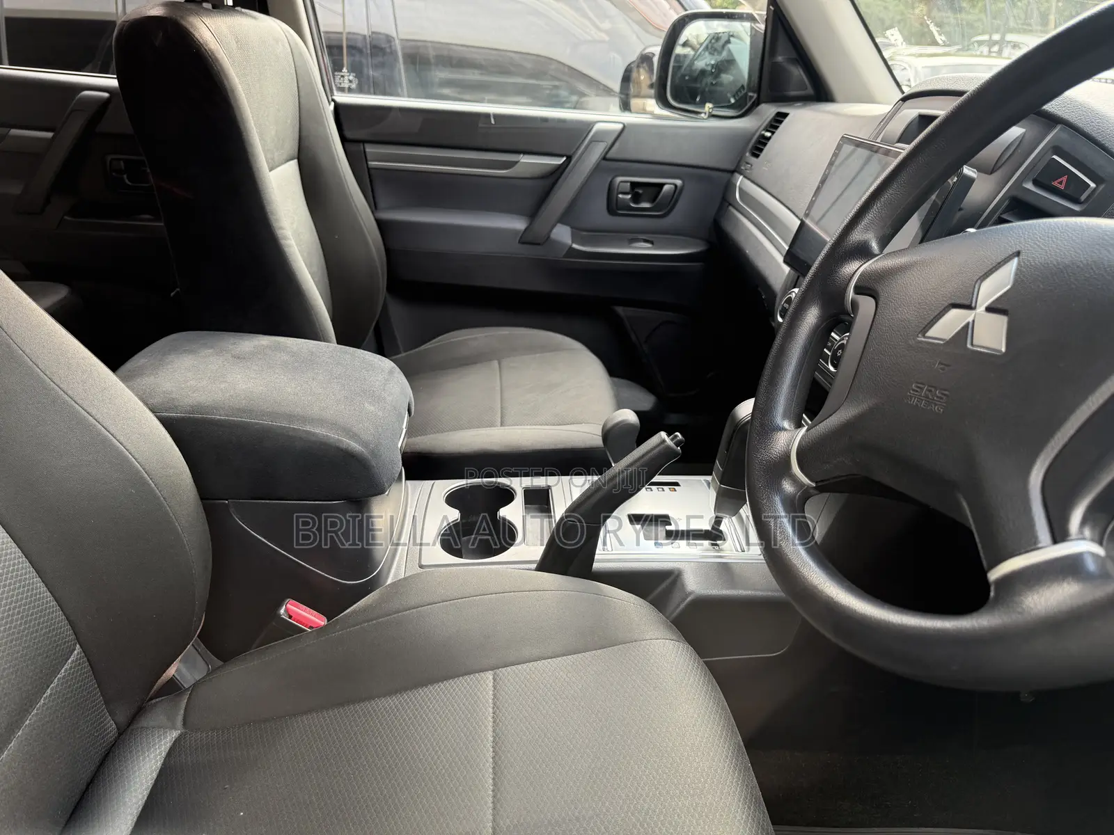 Mitsubishi Pajero 2010 White