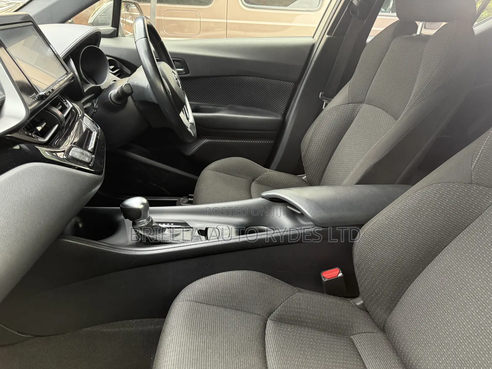 Toyota C-HR 2017 Silver