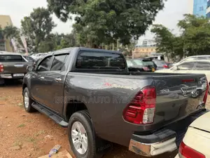Toyota Hilux 2017 Gray