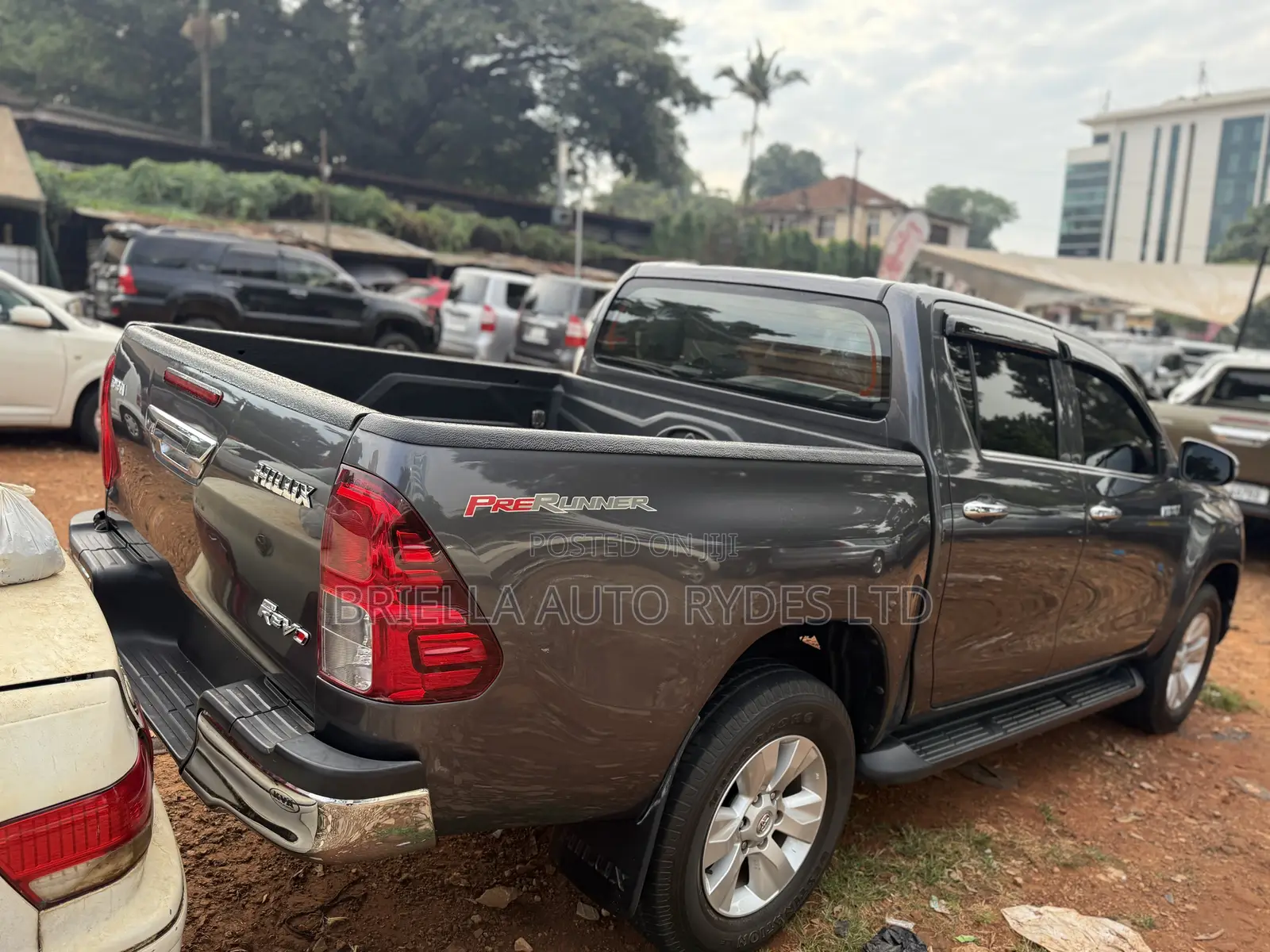 Toyota Hilux 2017 Gray