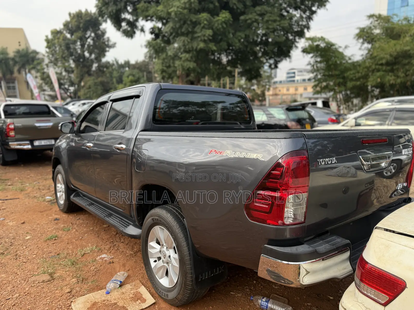 Toyota Hilux 2017 Gray