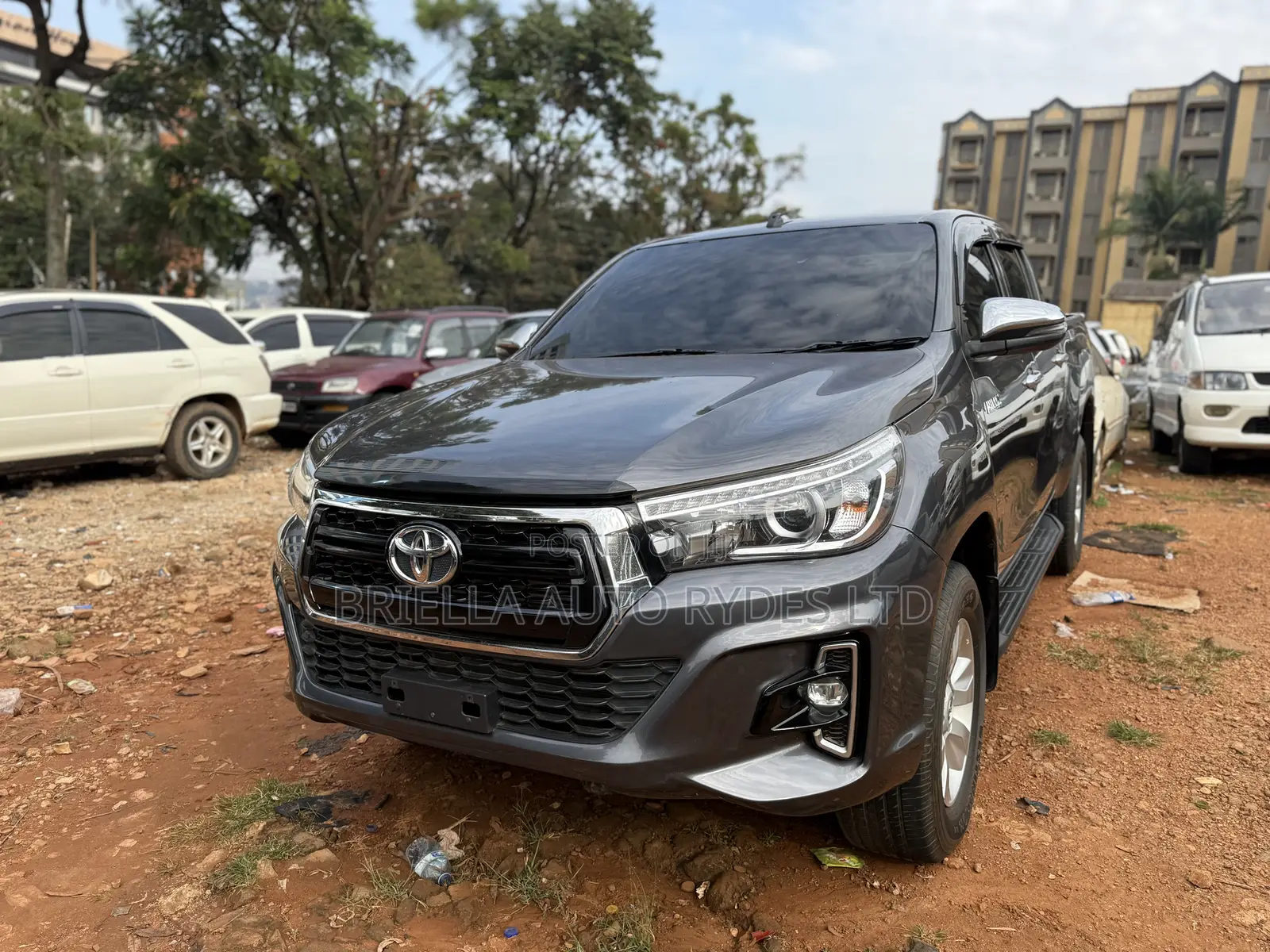 Toyota Hilux 2017 Gray