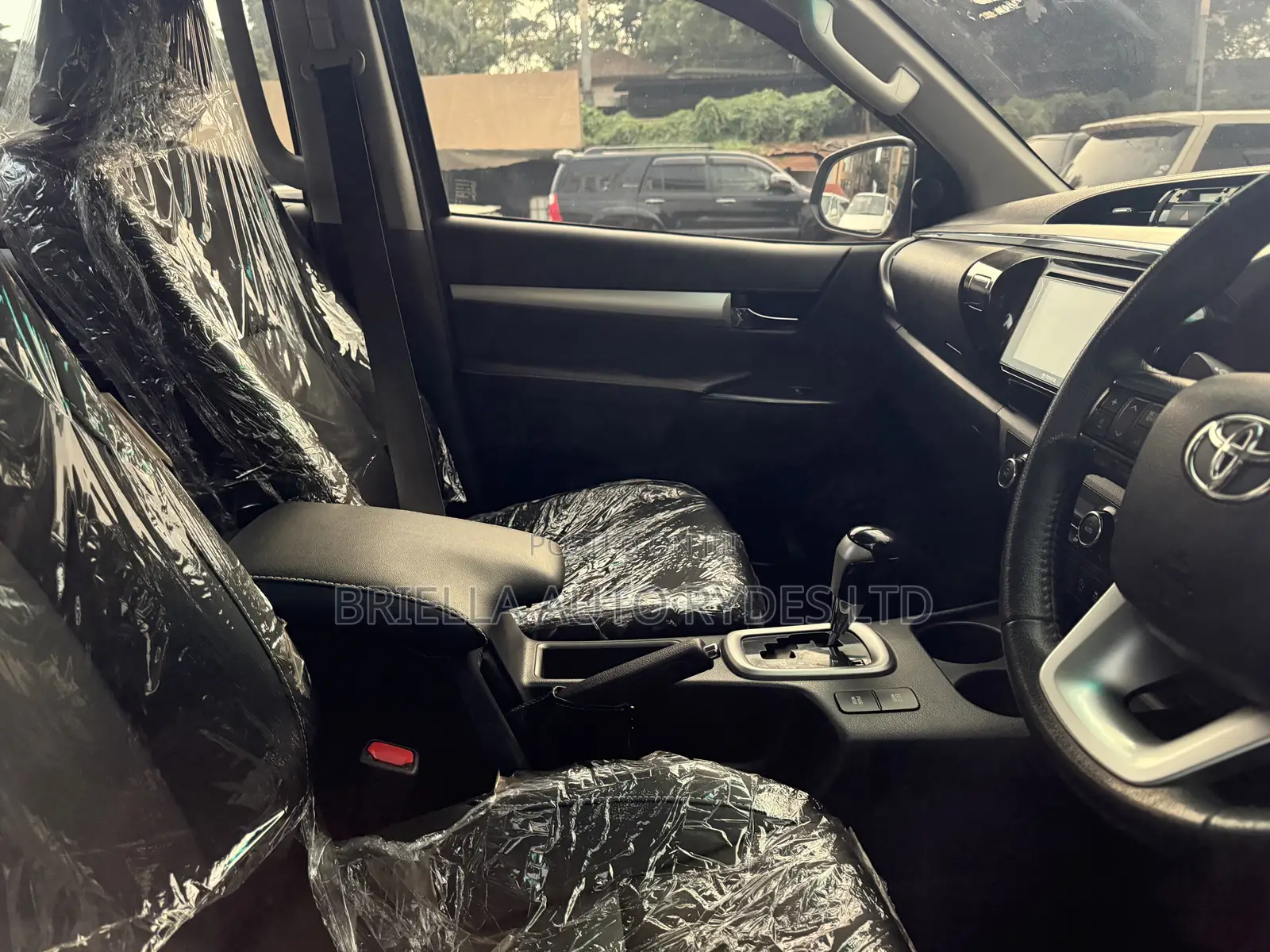 Toyota Hilux 2017 Gray