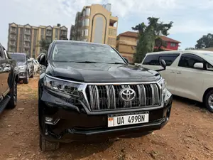 Toyota Land Cruiser Prado 2017 Black