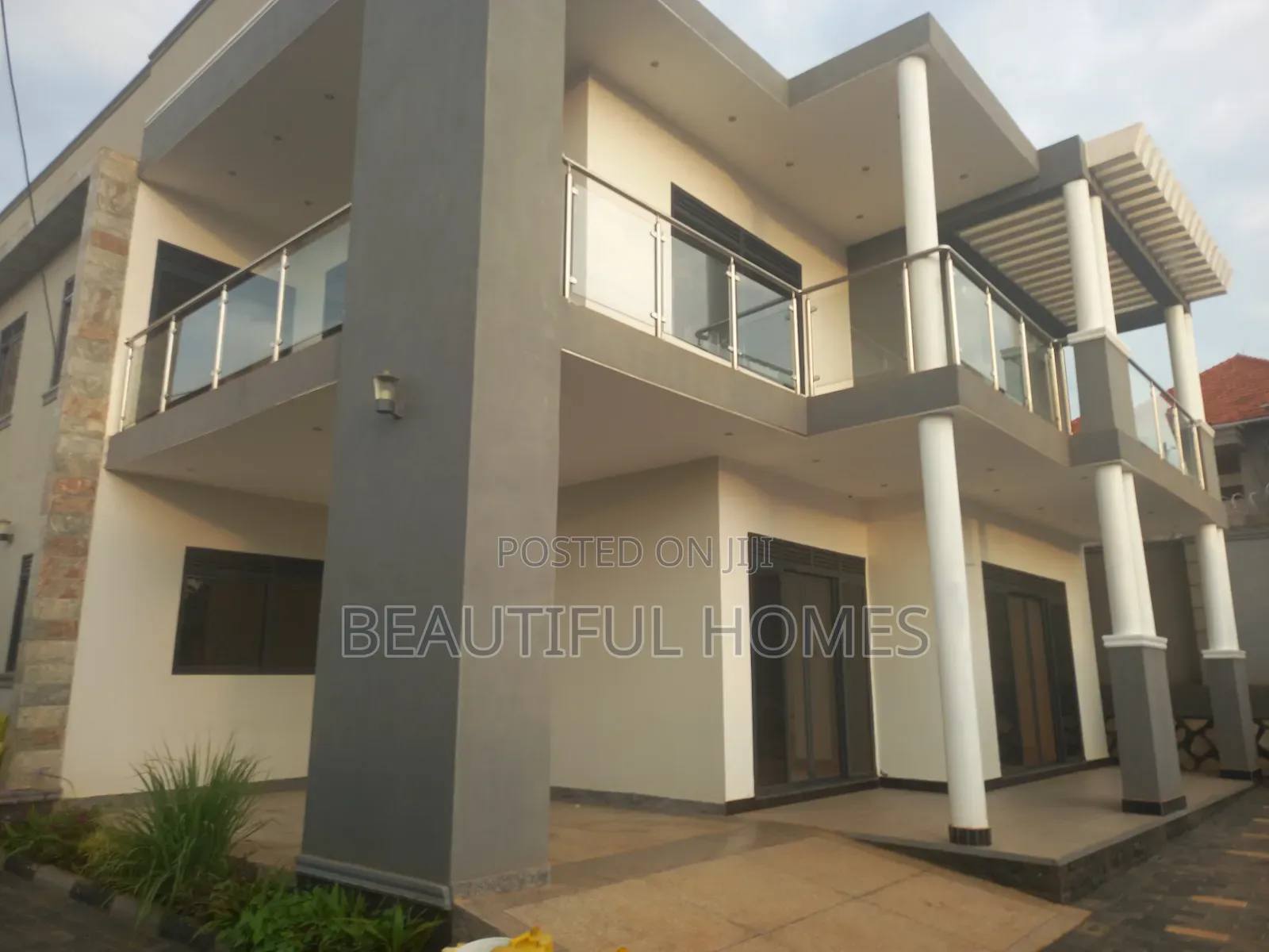 Furnished 5bdrm Mansion in Kira for sale