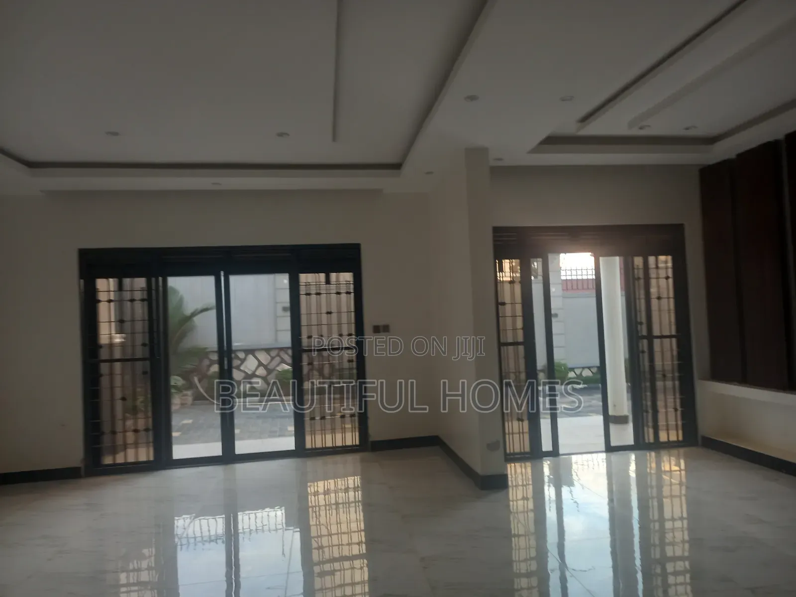 Furnished 5bdrm Mansion in Kira for sale