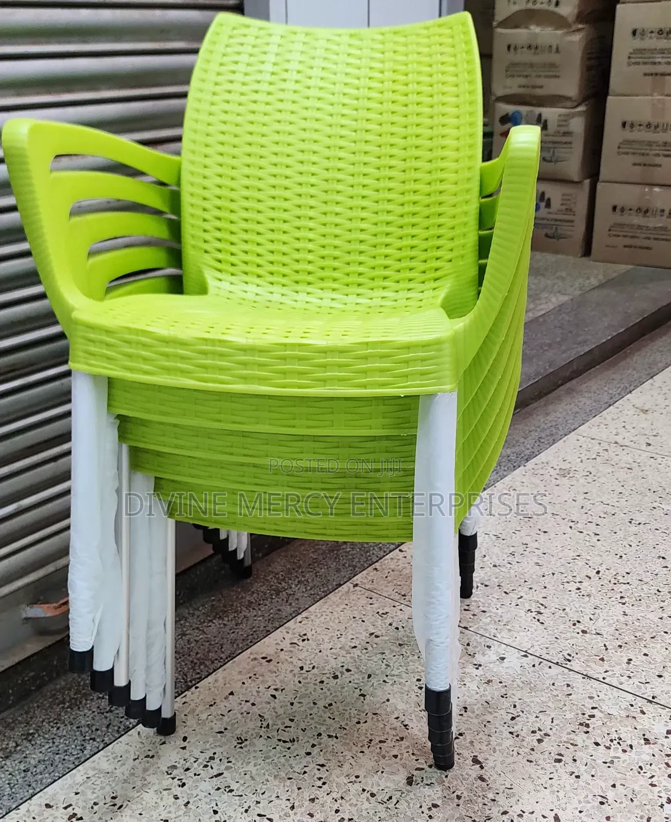 Steel Leg Chair With Small Arms
