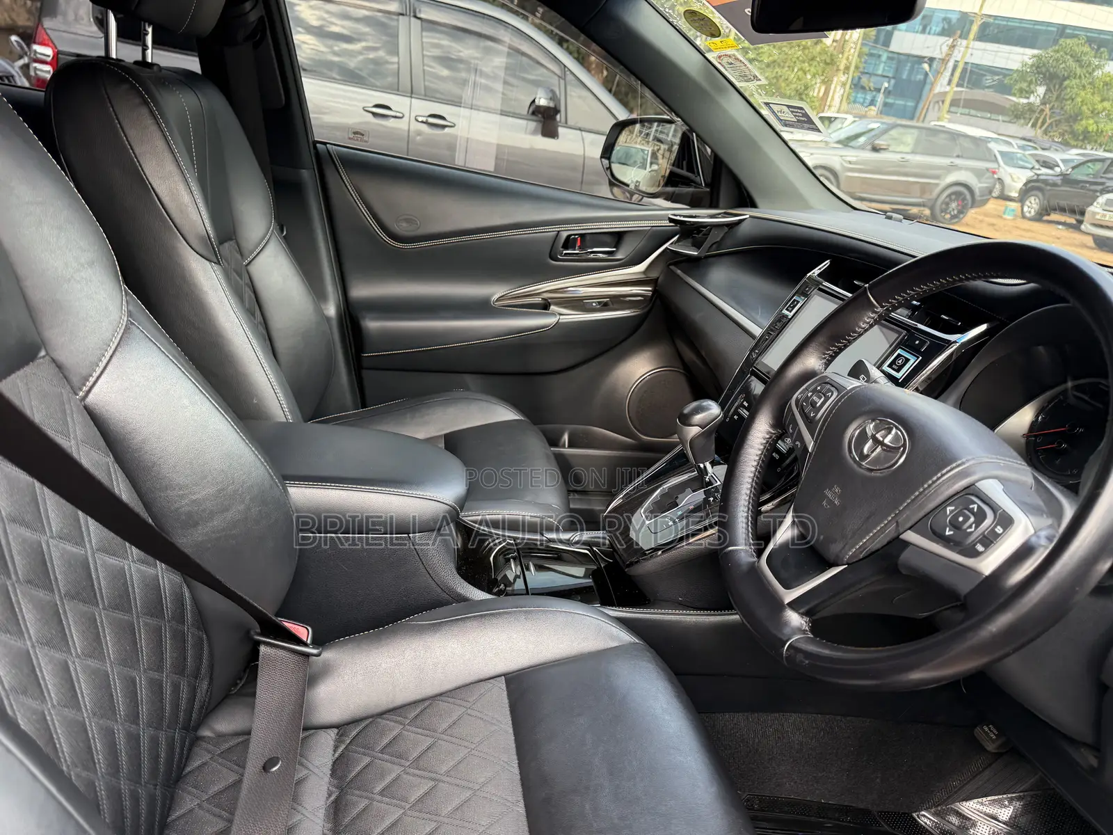 Toyota Harrier 2016