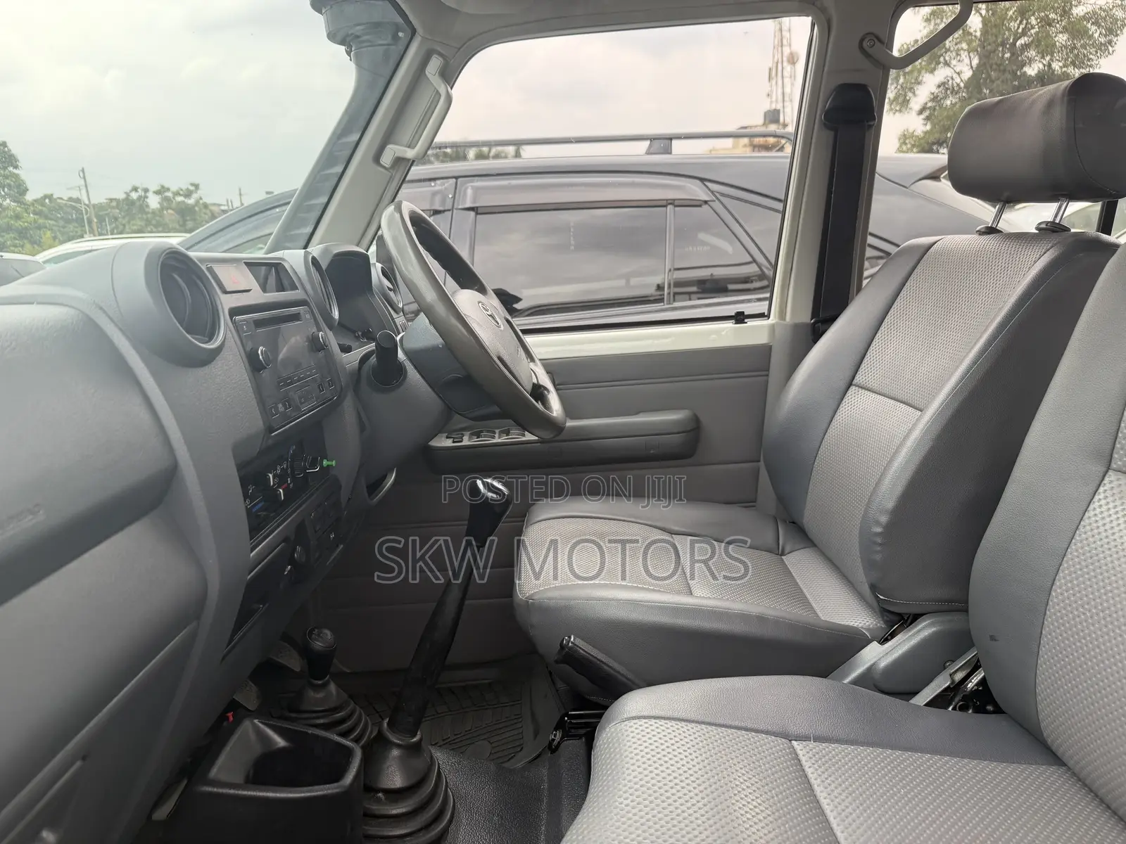 Toyota Land Cruiser 2017 White