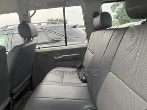 Toyota Land Cruiser 2017 White