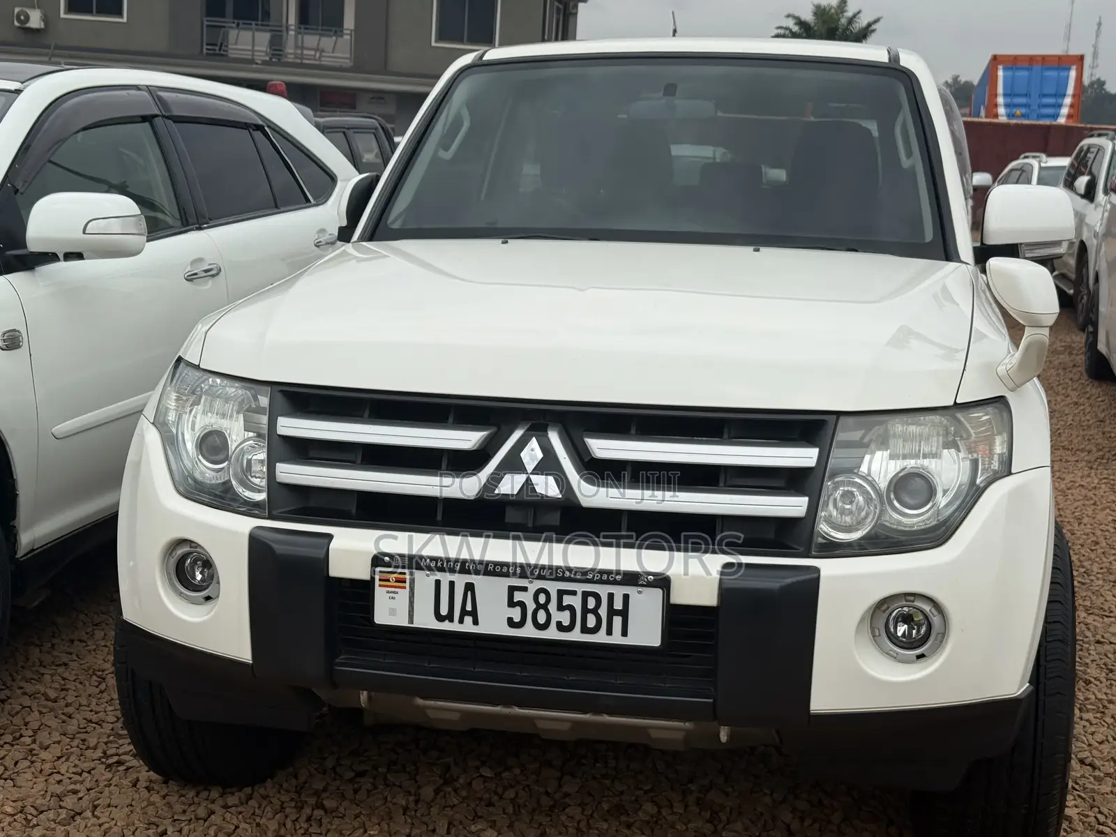 Mitsubishi Pajero 2010 White
