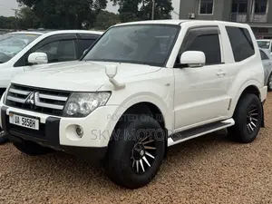 Mitsubishi Pajero 2010 White