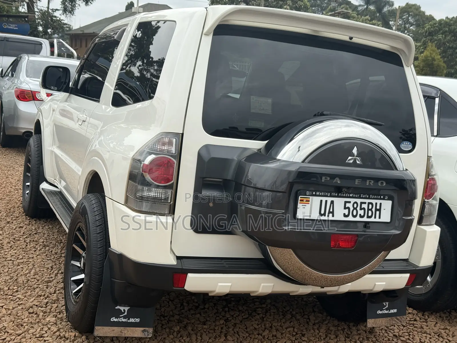 Mitsubishi Pajero 2010 White