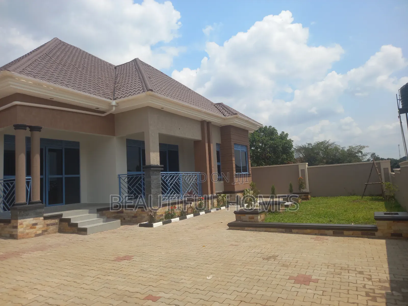 Furnished 4bdrm Bungalow in Kira for sale