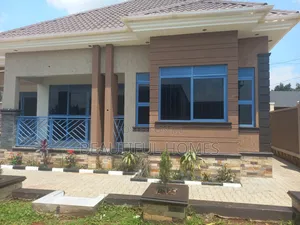 Furnished 4bdrm Bungalow in Kira for sale