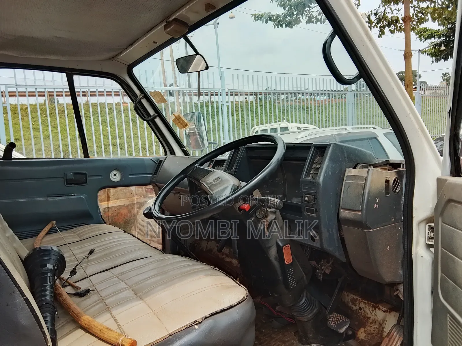 Isuzu Elf Truck 1992 White