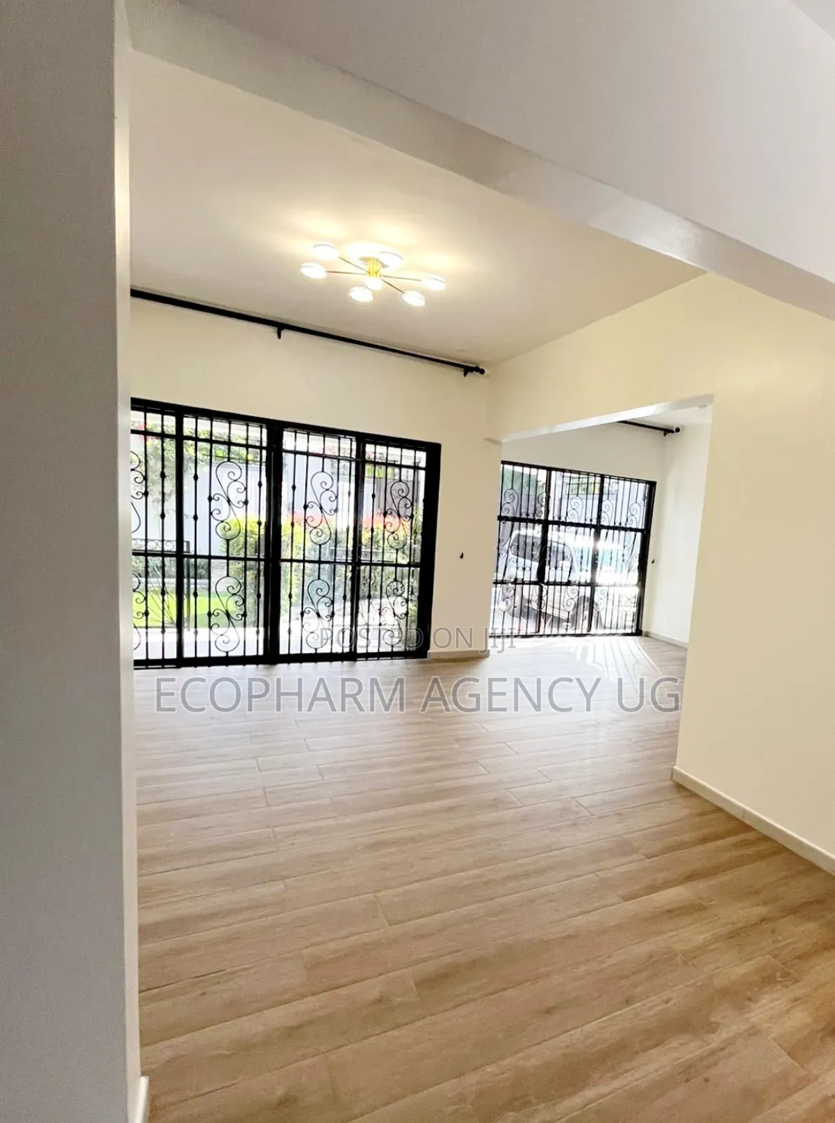 5bdrm Duplex in Kira, Central Division for sale