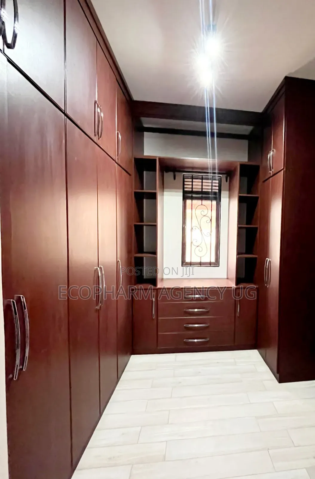 5bdrm Duplex in Kira, Central Division for sale