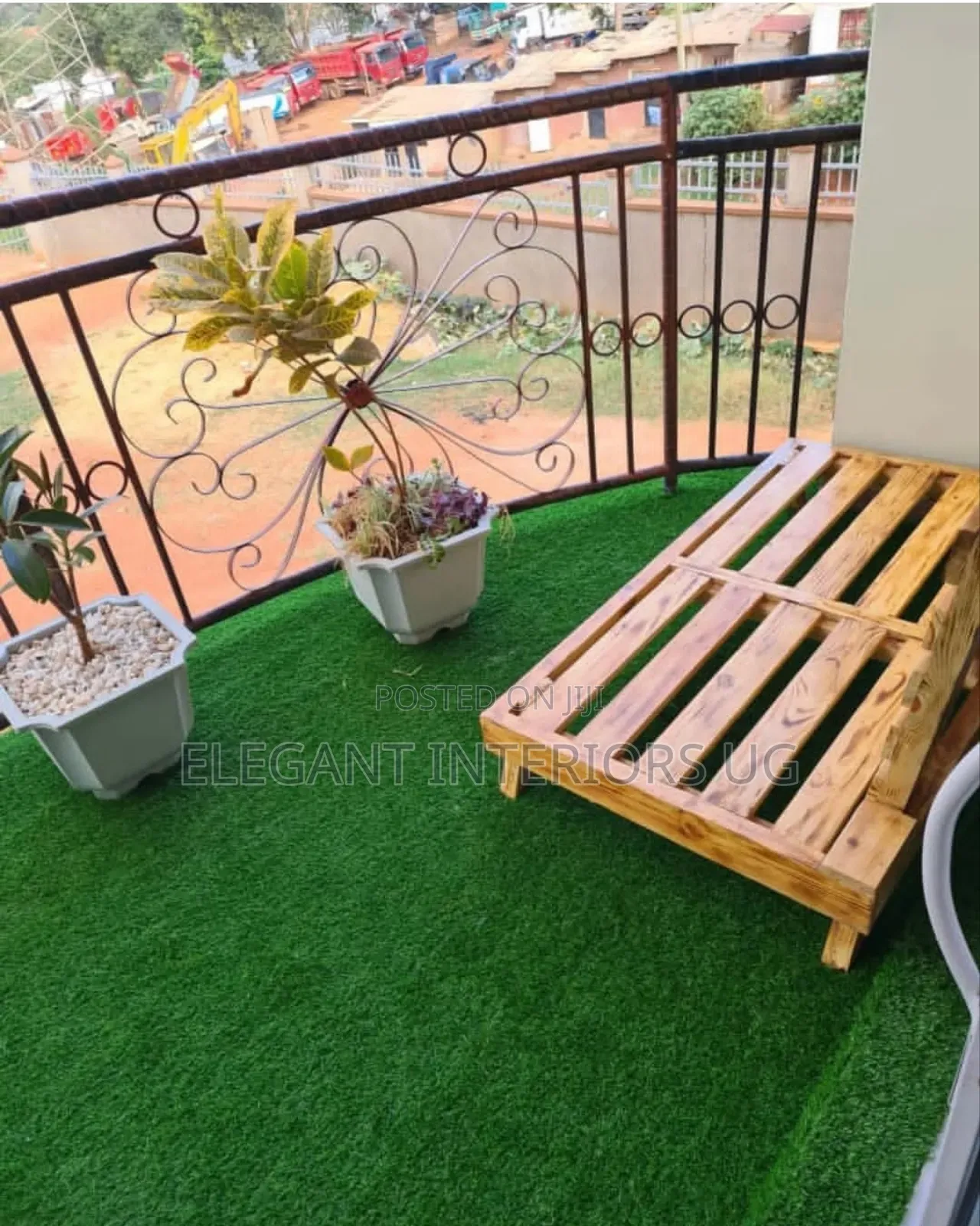 Elegant Artificial Grass Carpets Best for Compounds and Balconies