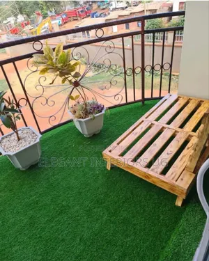 Elegant Artificial Grass Carpets Best for Compounds and Balconies
