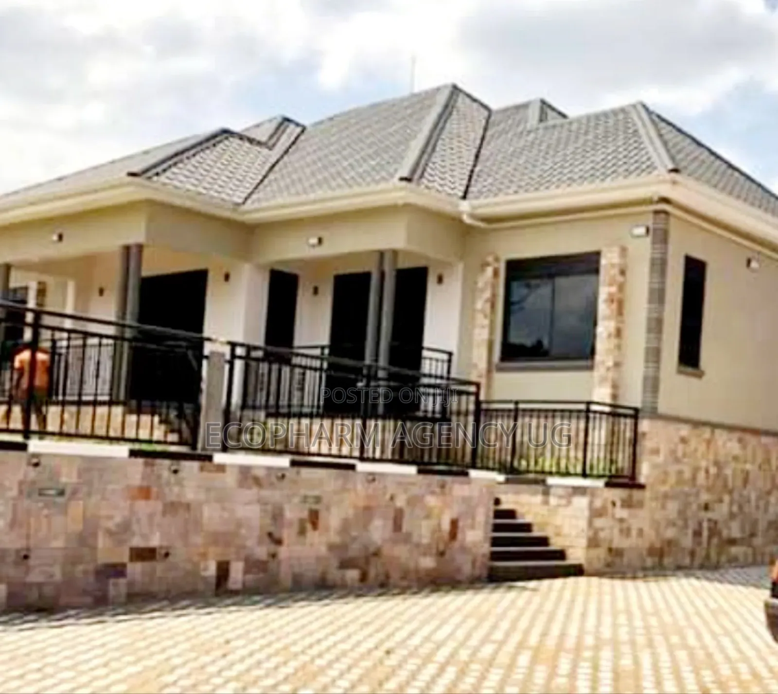 4bdrm Bungalow in Kira, Central Division for sale