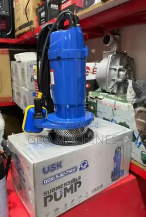Usk 32m Submersible Water Pump Blue