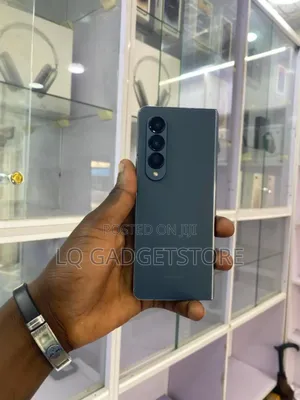 New Samsung Galaxy Z Fold4 256 GB Black