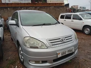Toyota Ipsum 2000 Silver