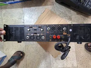 Yamaha Power Amplifier P2500