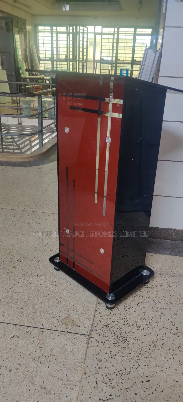 Maroon Pulpit
