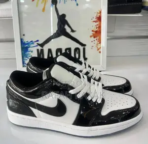 Original Black/White Nike Air Jordan 1 Low Se “Concord” Sneakers