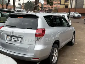 Toyota Vanguard 2011