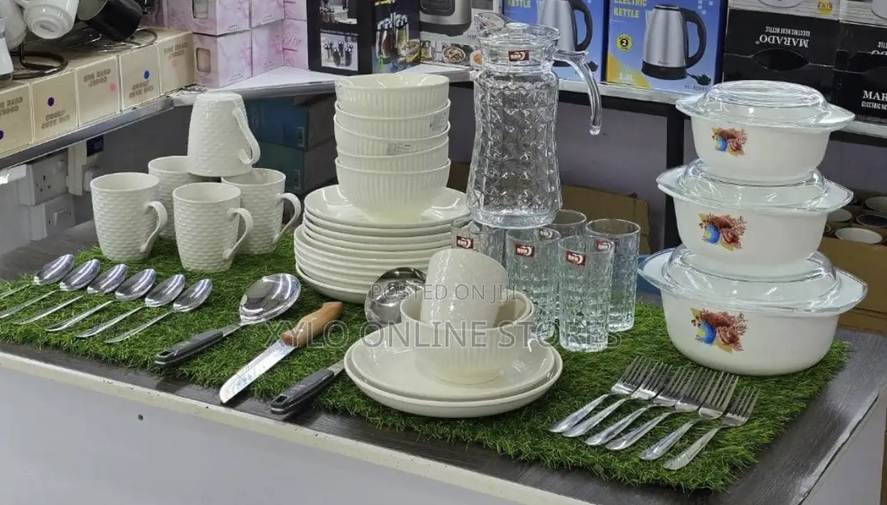 Serving Dishes,Jag,Spoons,Forks,Knife,Dinner Plates
