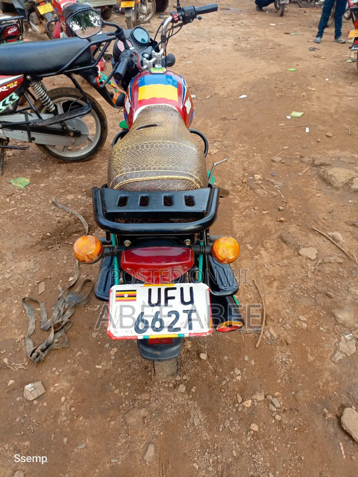 Bajaj Boxer 125 2021 Red