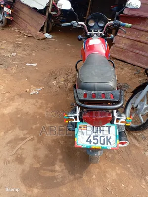 Bajaj Boxer 125 2021 Red