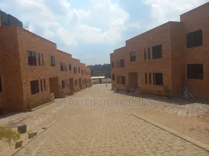 Furnished 4bdrm Villa in Kira for sale