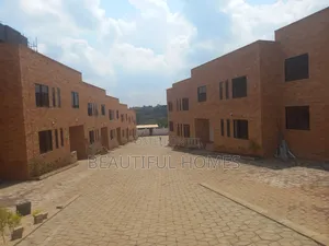 Furnished 4bdrm Villa in Kira for sale