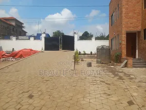 Furnished 4bdrm Villa in Kira for sale
