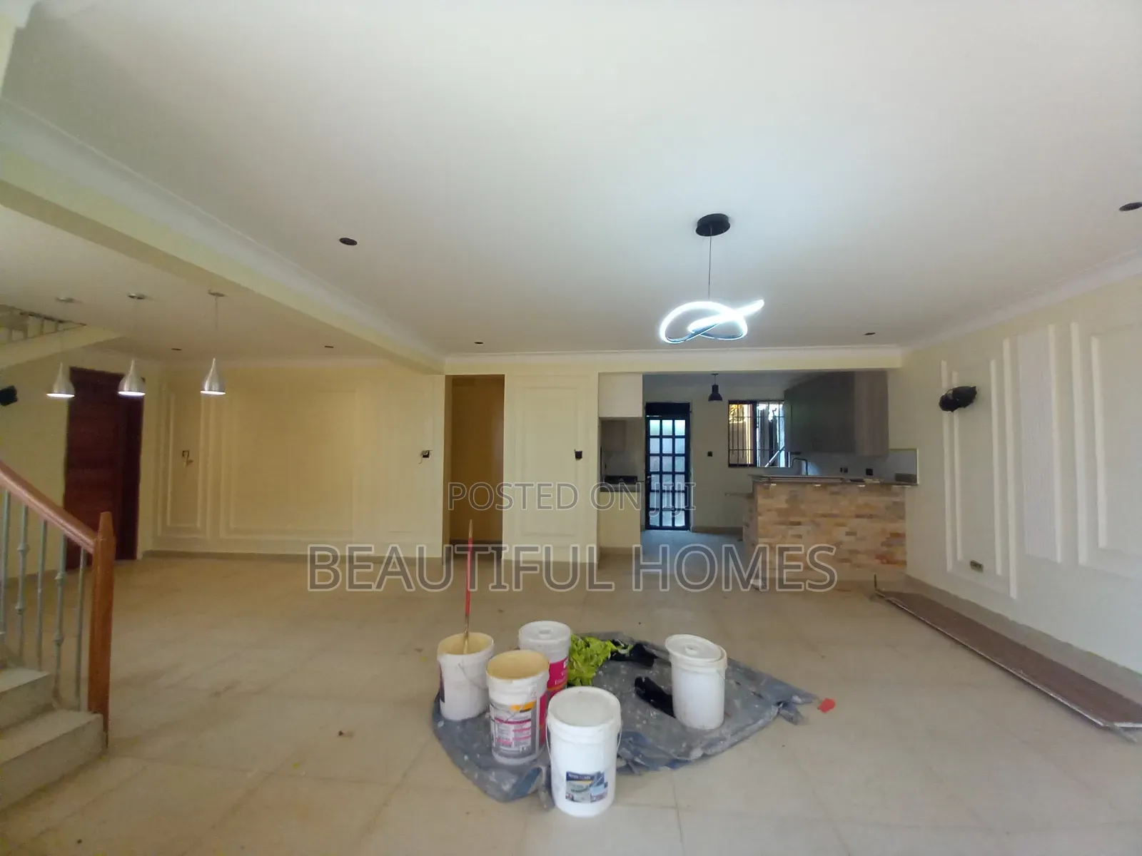 Furnished 4bdrm Villa in Kira for sale