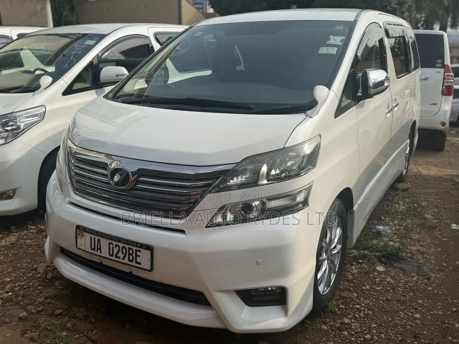 Toyota Vellfire 2013